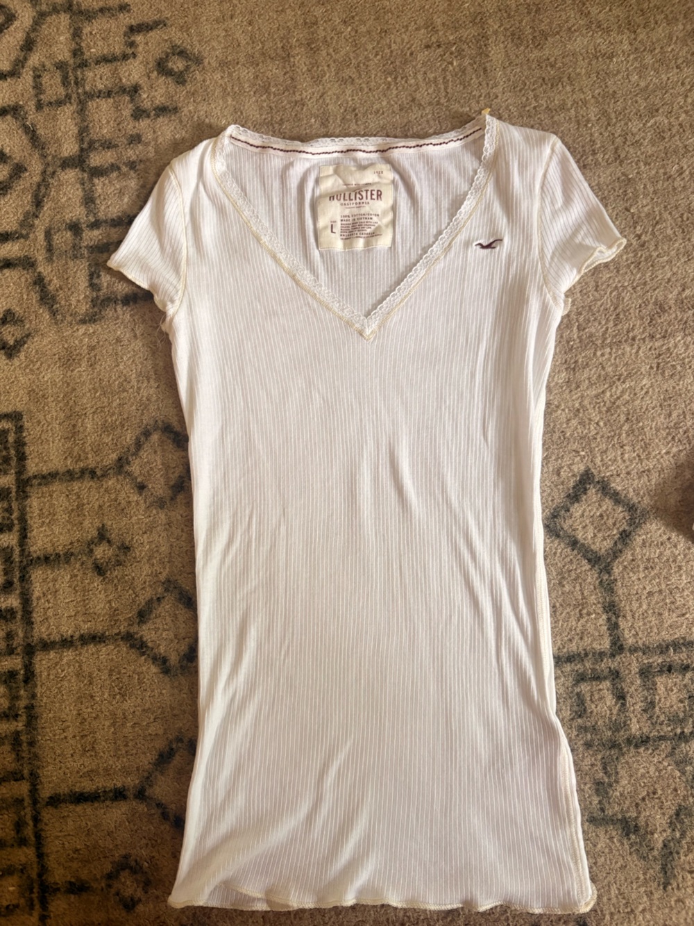 Early 2000’s Hollister tee